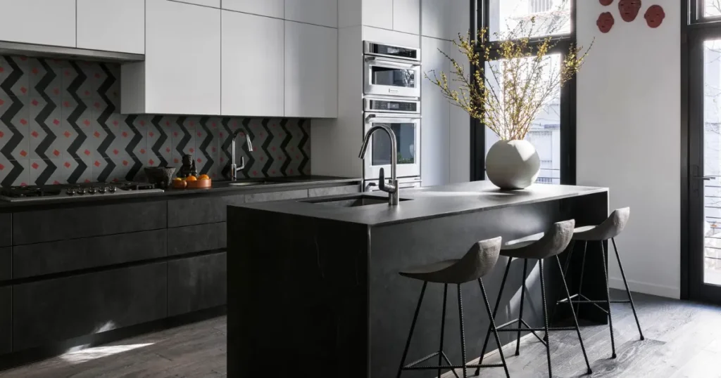 Black and White Backsplash Ideas That Feel Balanced