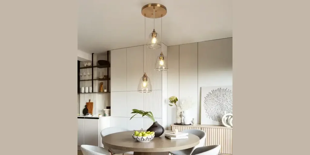 Multi-Light Cluster Chandeliers for Dynamic Impact