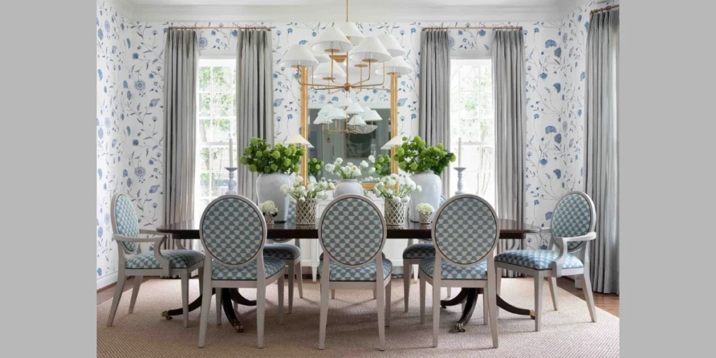 Bold-Colored Curtains to Make the Dining Room Stand Out
