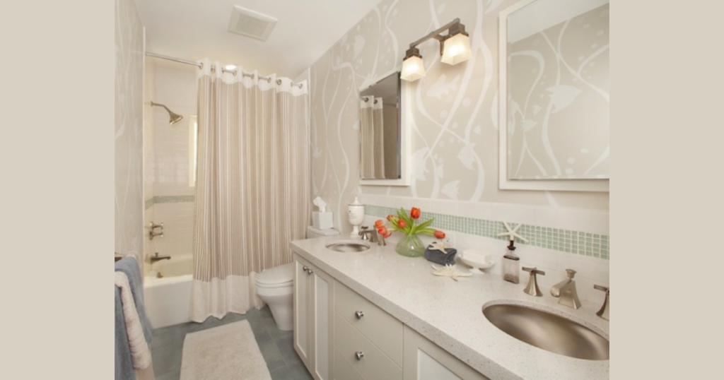  Bright Shower Curtains with Simple Patterns