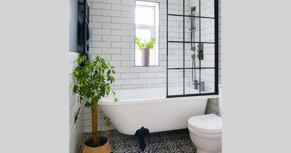 Compact Bathtub and Shower Combo Layout