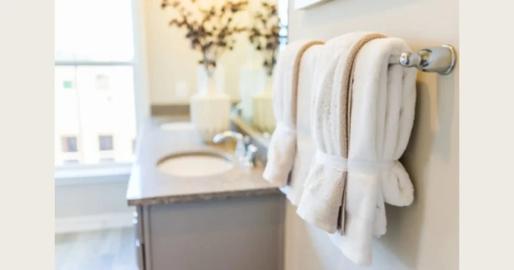 Coordinate Towels with the Overall Theme