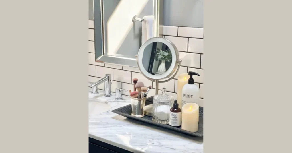 Essentials in Glass Jars for Clean and Functional Decor 