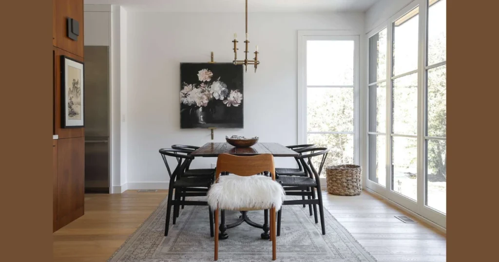 Minimal Decor with Thoughtful Placement 