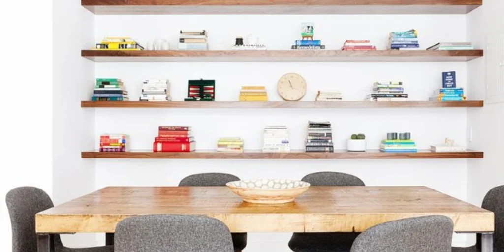 Minimal Wall-to-Wall Dining Room Shelves