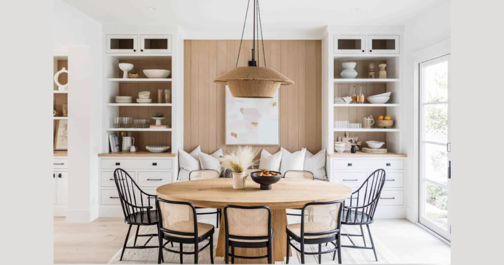 Minimalist Single Statement Piece for Modern Table