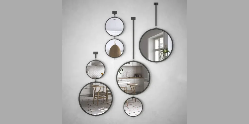 Round Mirror for a Soft and Balanced Look