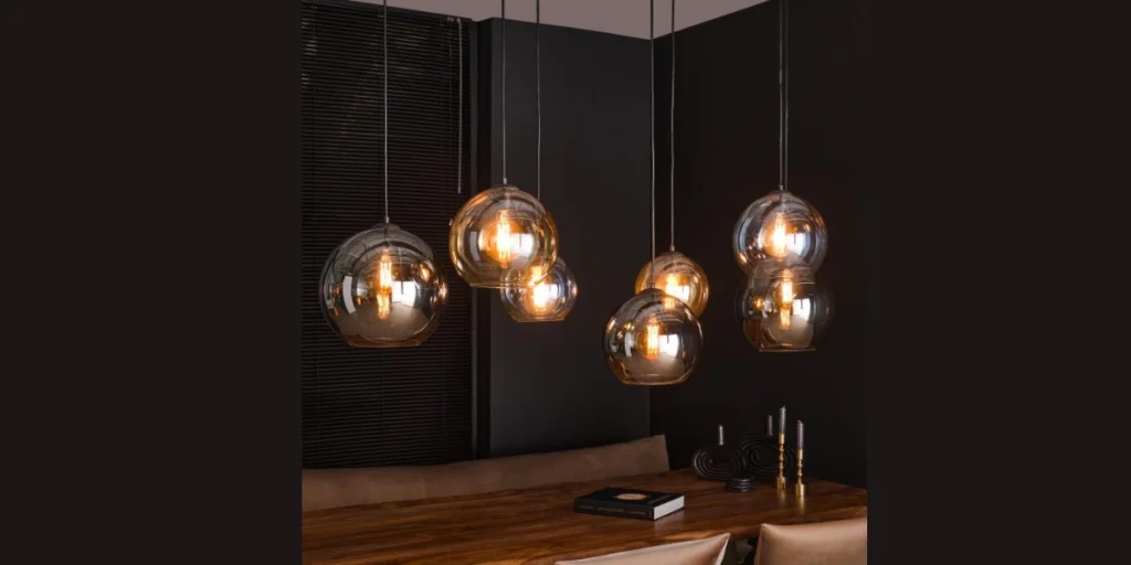 Multi-Light Pendant for Adjustable Coverage