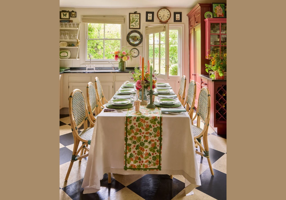 Dining Table Arrangement Ideas With Placemats and Layers