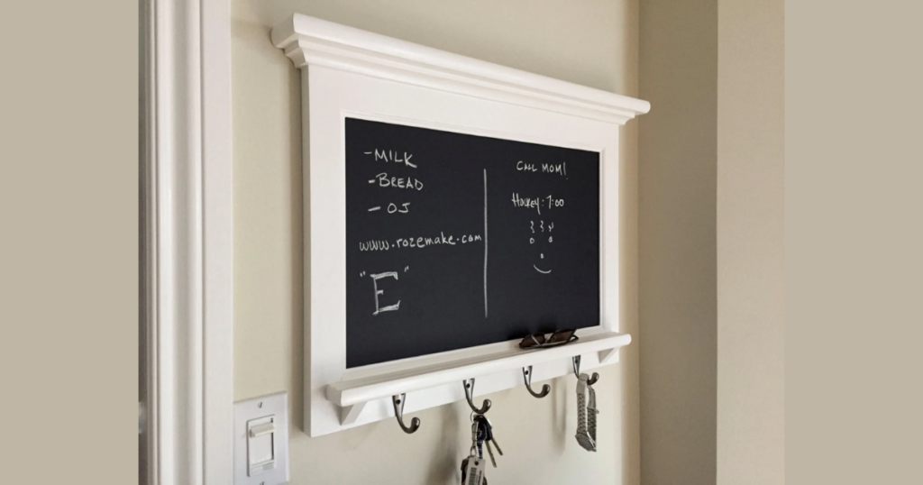Door Hanger with Built-In Mini Chalkboard