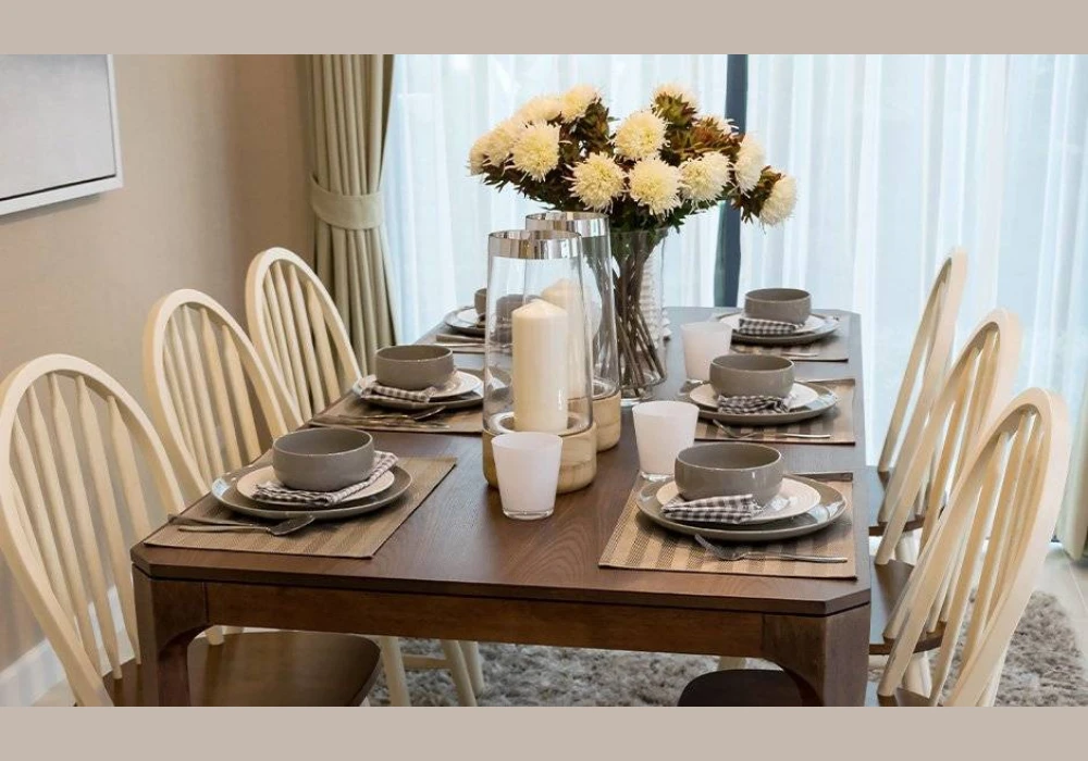 Everyday Dining Table Arrangement for a Lived-In Look