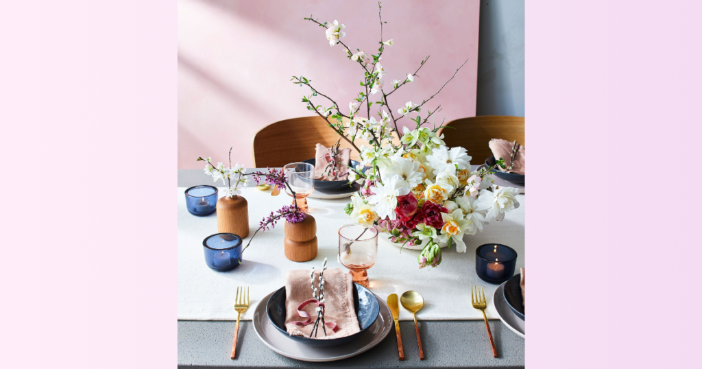 Fresh Flower Centerpiece Table Top Idea