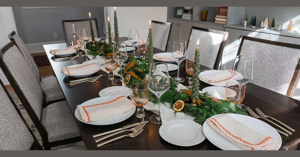 Holiday Dining Table Layout