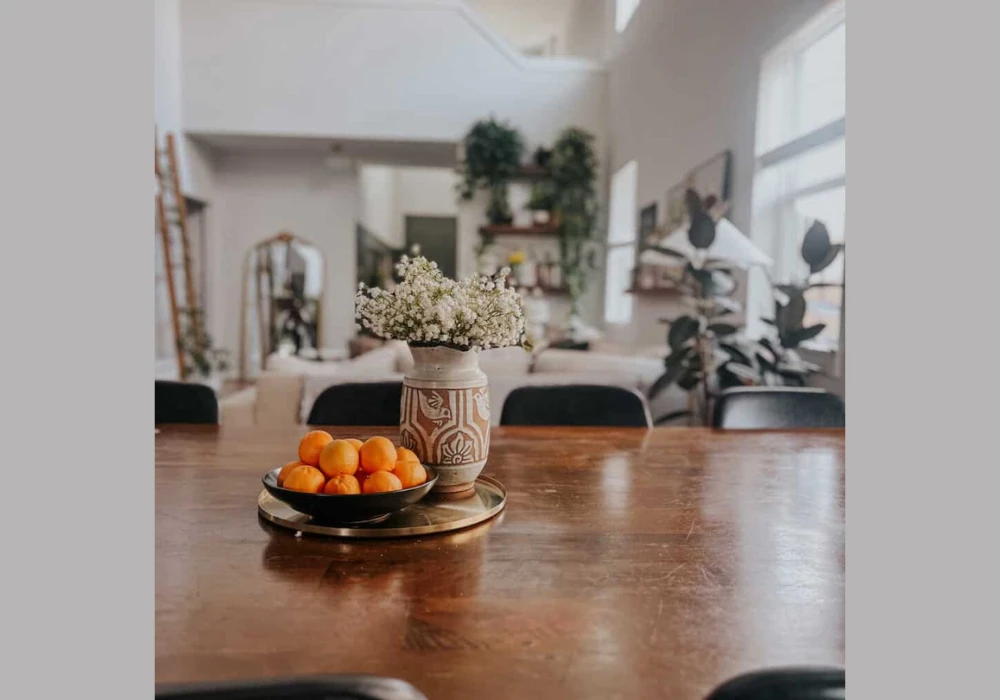 Keep Only One Simple Centerpiece on the Table