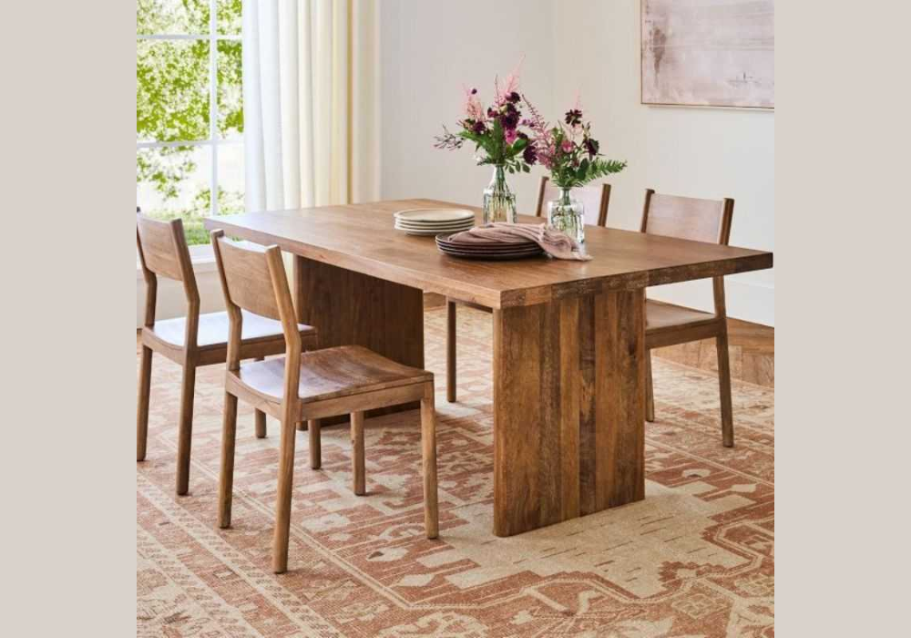 Minimal Solid Wood Dining Table Layout