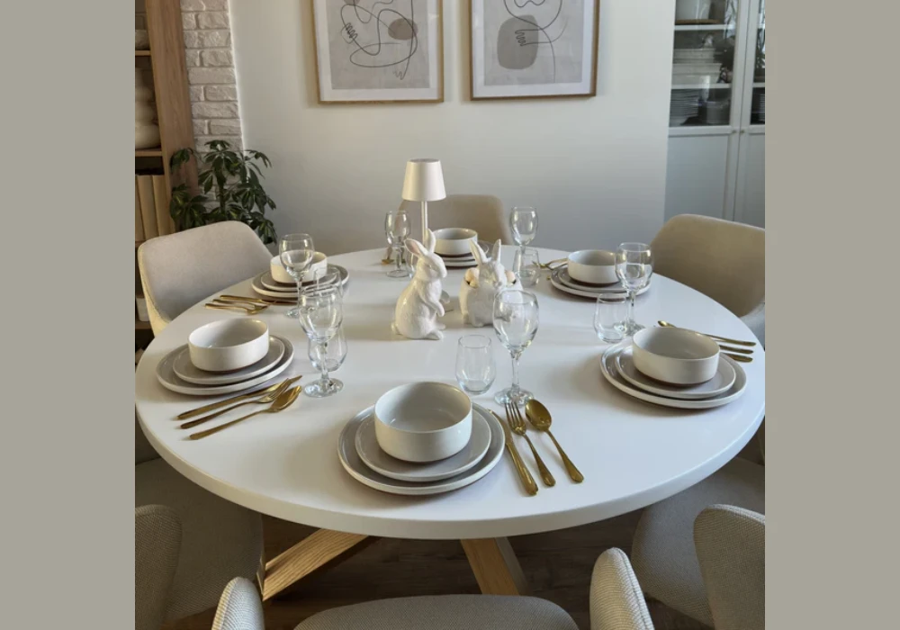 Minimalist Elegant Table Styling