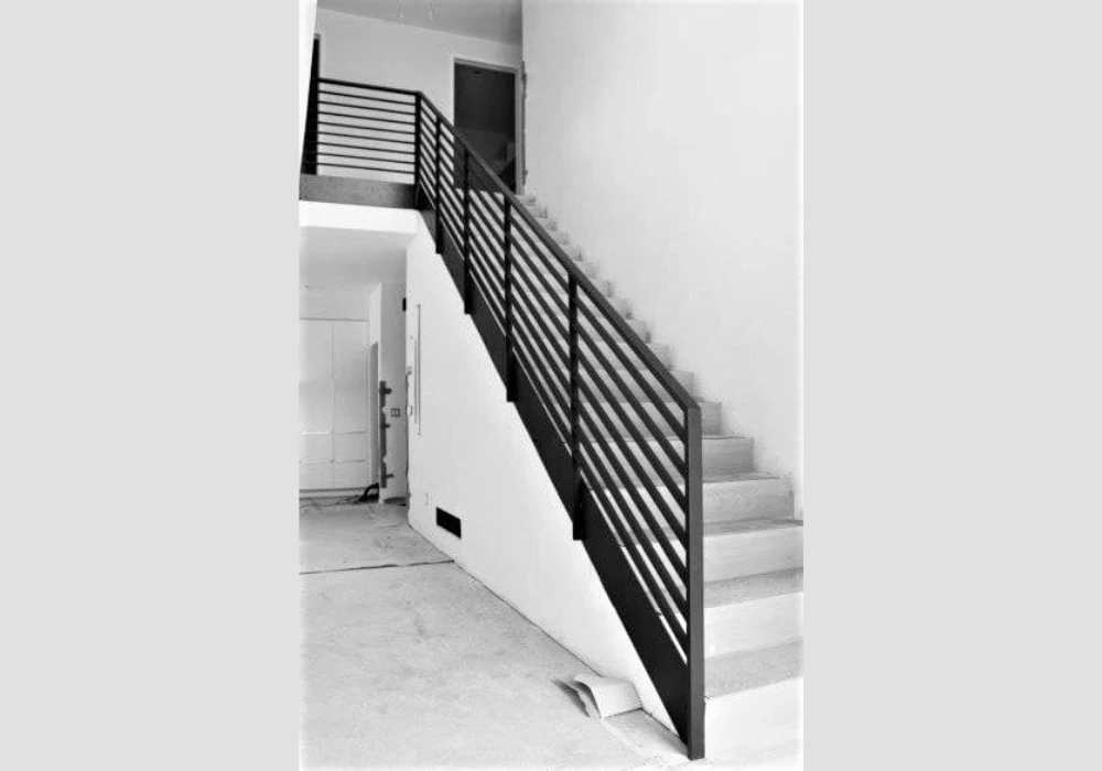 Modern Horizontal Metal Railing Design Ideas