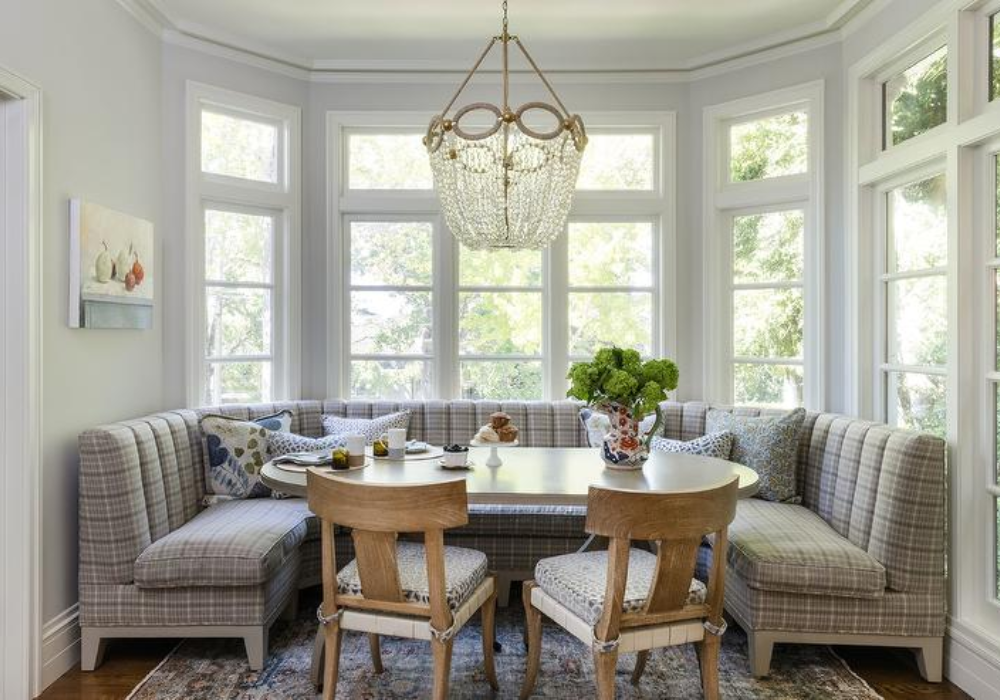 Oval Dining Table in a Dining Nook