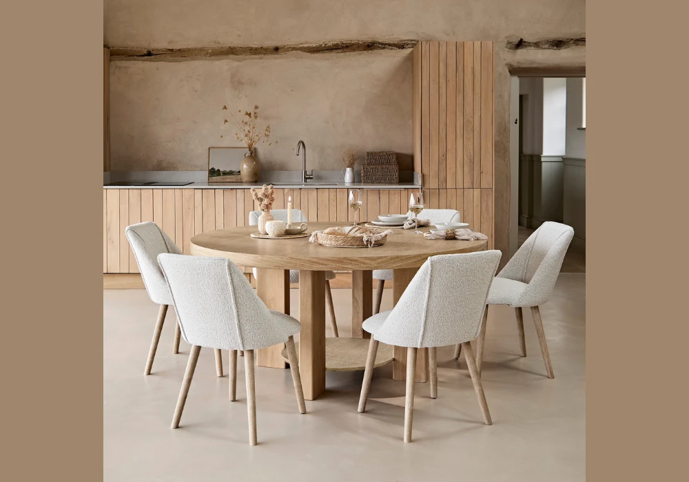 Round Dining Table With 6 Chairs for Better Conversation