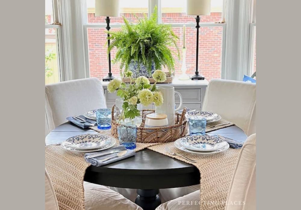 Round Dining Table With Centerpiece Tray