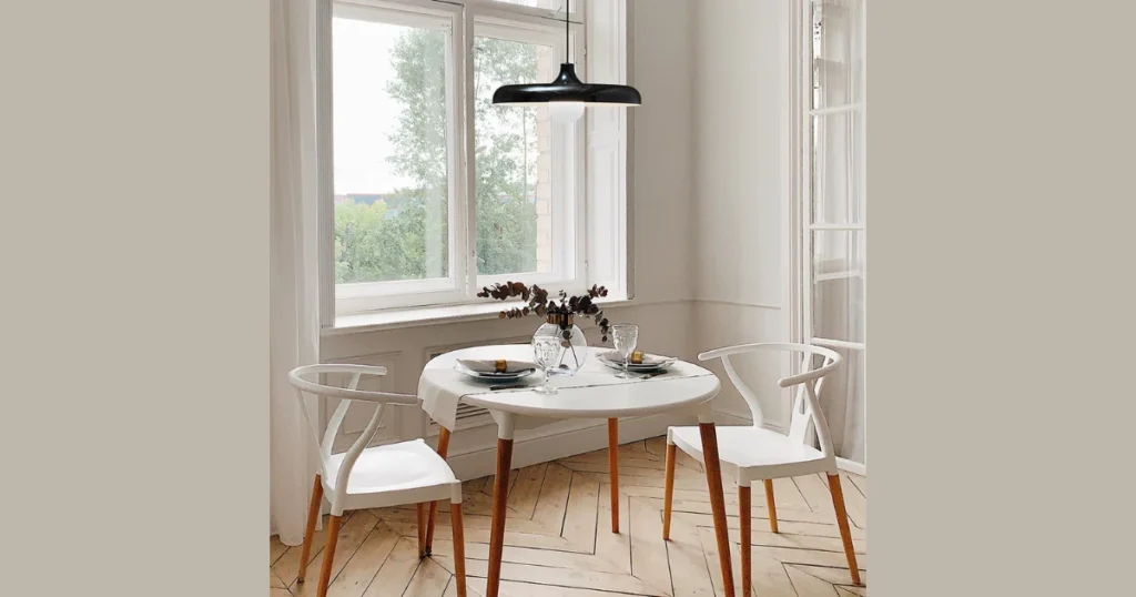 Small Accent Lamp for Dining Tables