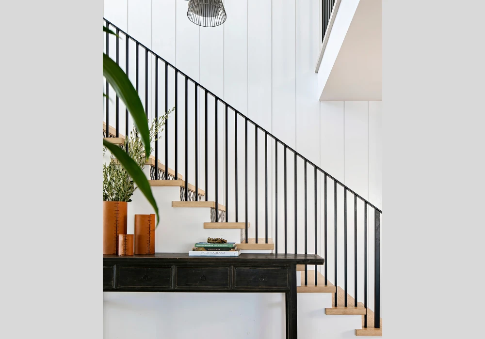 Thin Metal Frame Railing Ideas for Indoor Stairs