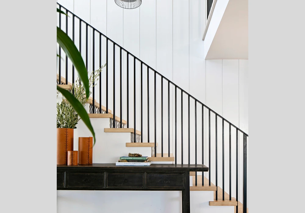 Vertical Stair Railing Ideas for Safety and Simplicity