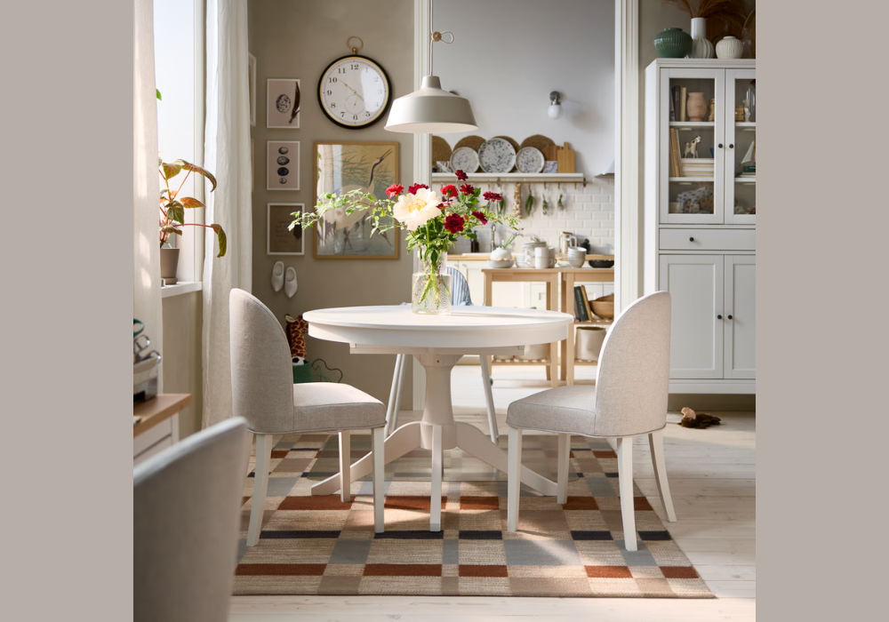 White Round Dining Table for Bright Dining Rooms