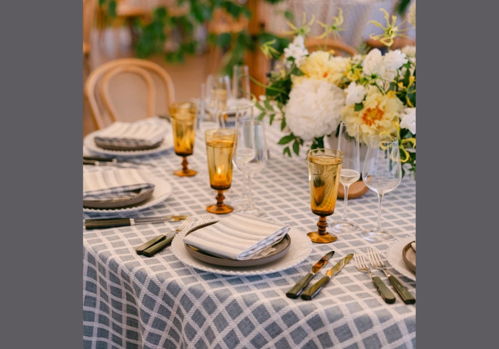 Elegant Napkin Folding Arrangement