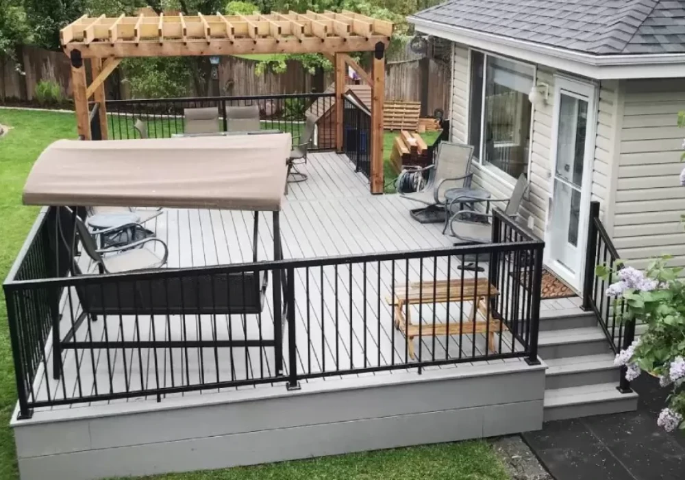 Aluminum Patio Railing Ideas for a Lightweight, Durable Option