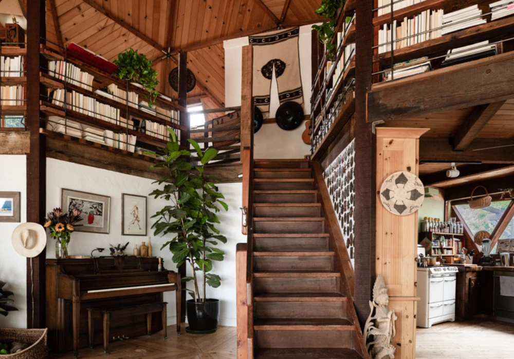 Barnwood Stair Railing Ideas for Rustic Charm