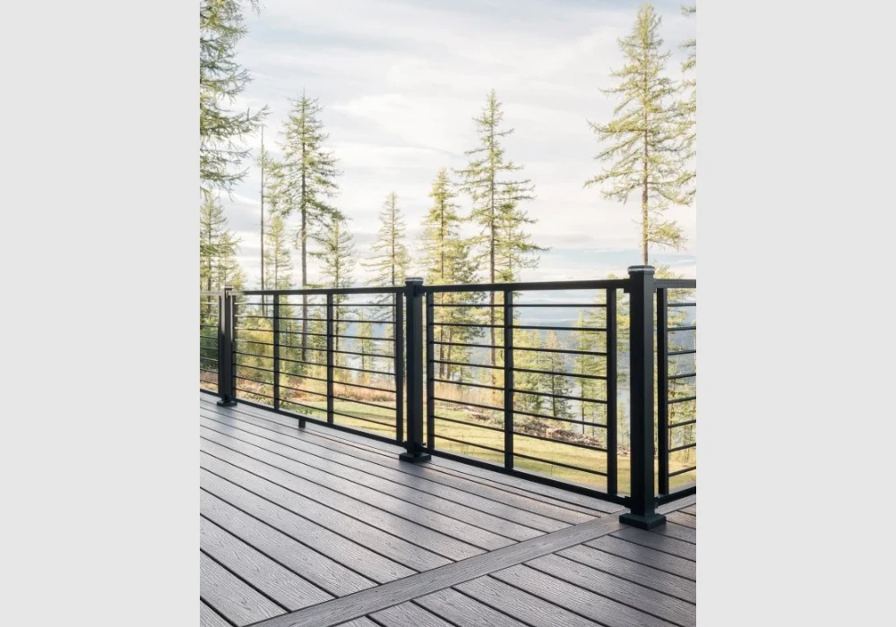 Black Metal Outdoor Railing Ideas for a Clean Look
