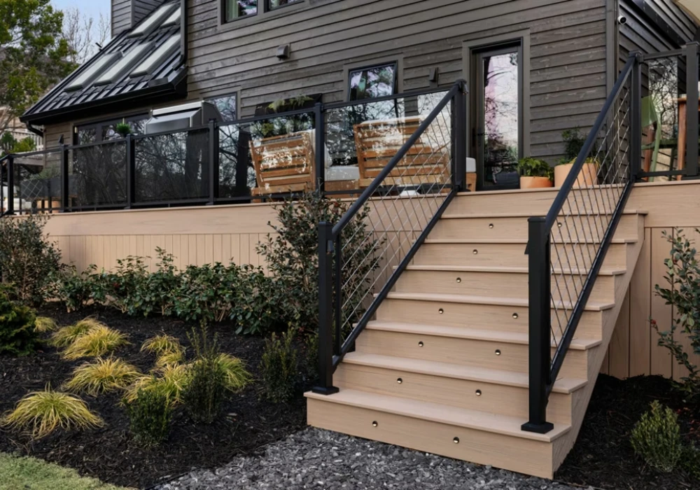 Black Metal Porch Railing Ideas for a Sharp Look