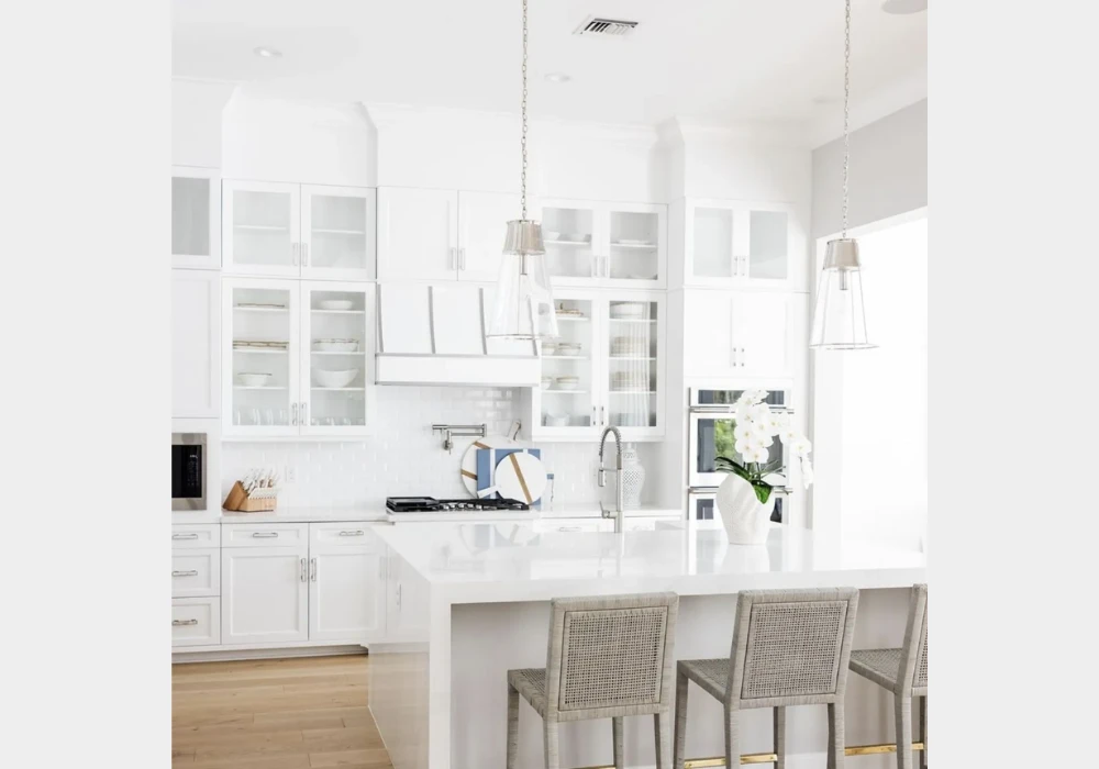 Classic White Kitchen Style