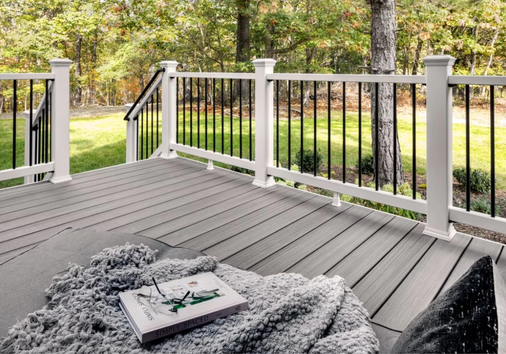 Composite Backyard Railing Ideas for Low-Maintenance Appeal