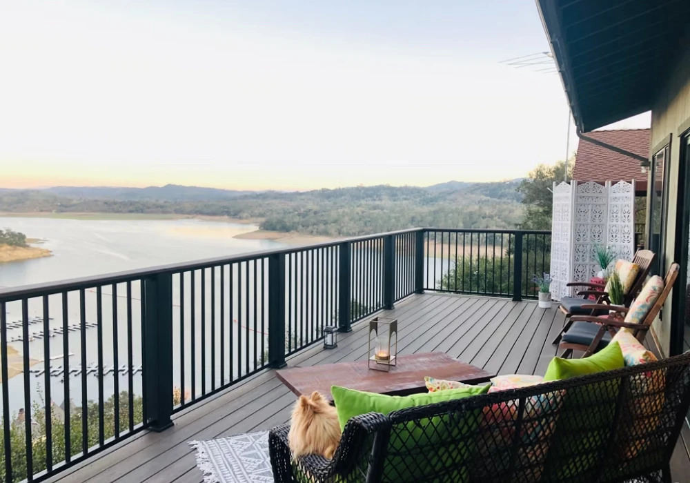 Composite Backyard Railing Ideas for a Low-Maintenance Solution