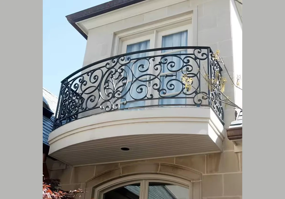 Curved Balcony Railing Ideas for a Soft, Elegant Touch