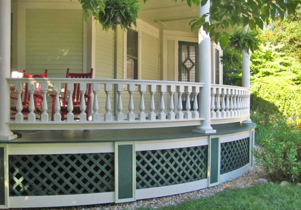 Curved Railings for a Soft, Elegant Look