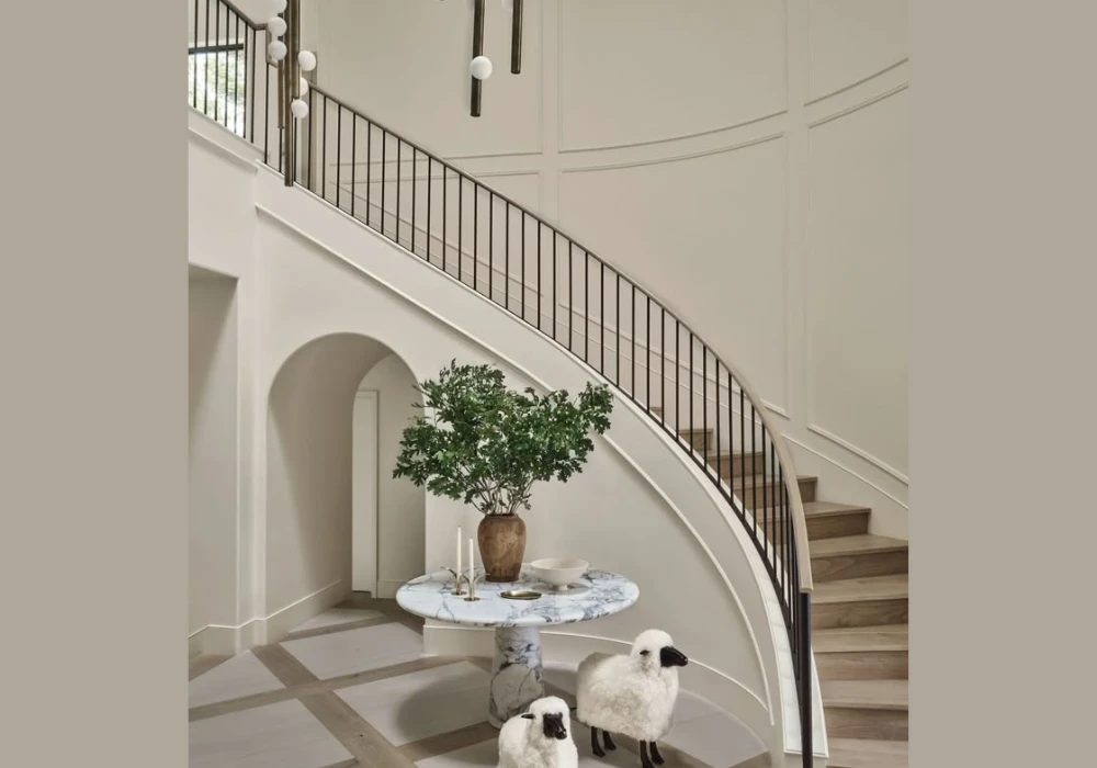 Curved Railings for a Soft, Elegant Look