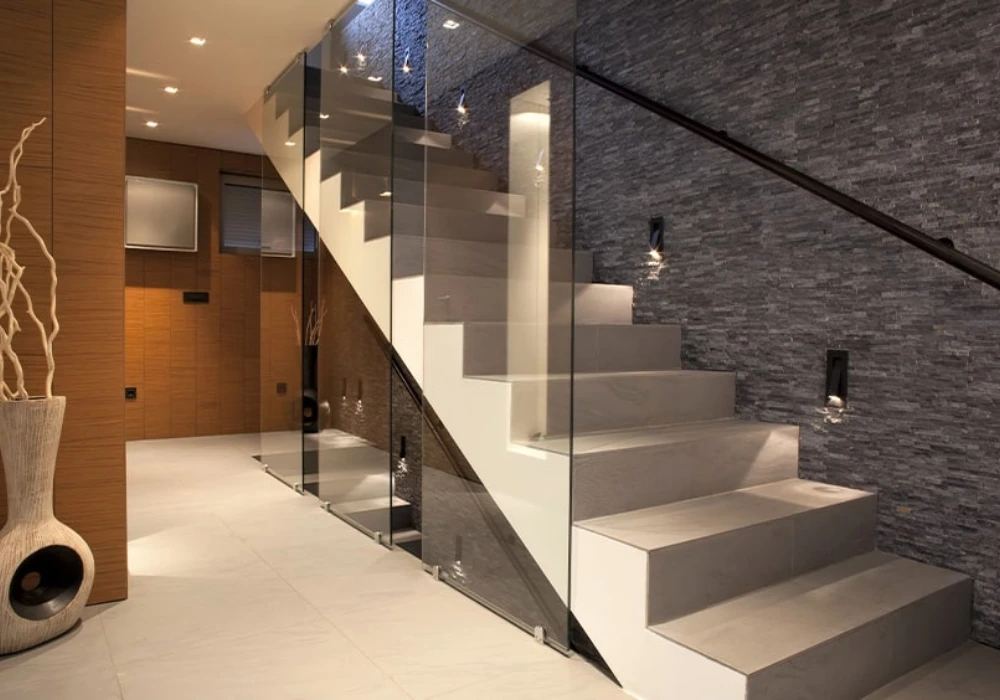 Full Glass Panel Stair Railing Ideas for a Smooth Finish