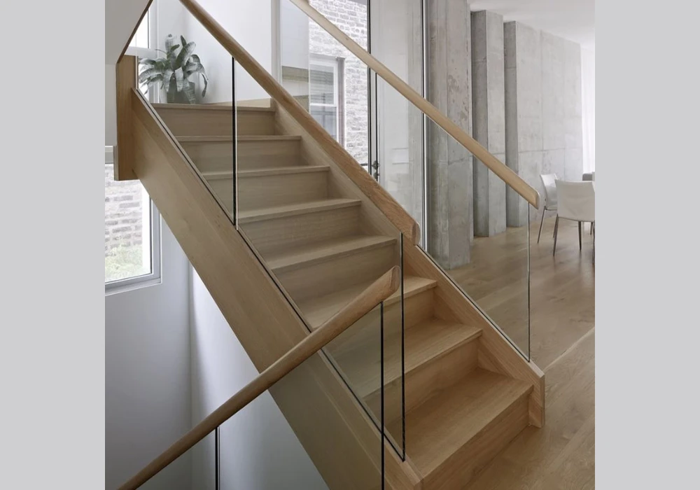 Glass Stylish Railing Ideas for a Light Luxury Feel