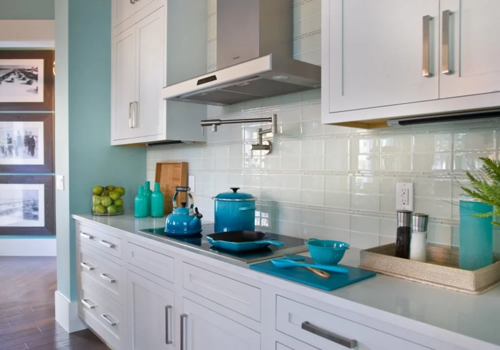 Glass Tile Kitchen Backsplash Ideas for Bright Kitchens