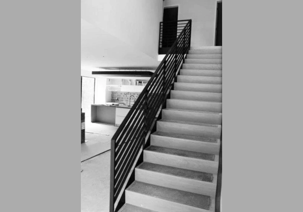 Horizontal Bar Modern Railing Ideas for a Sleek Line