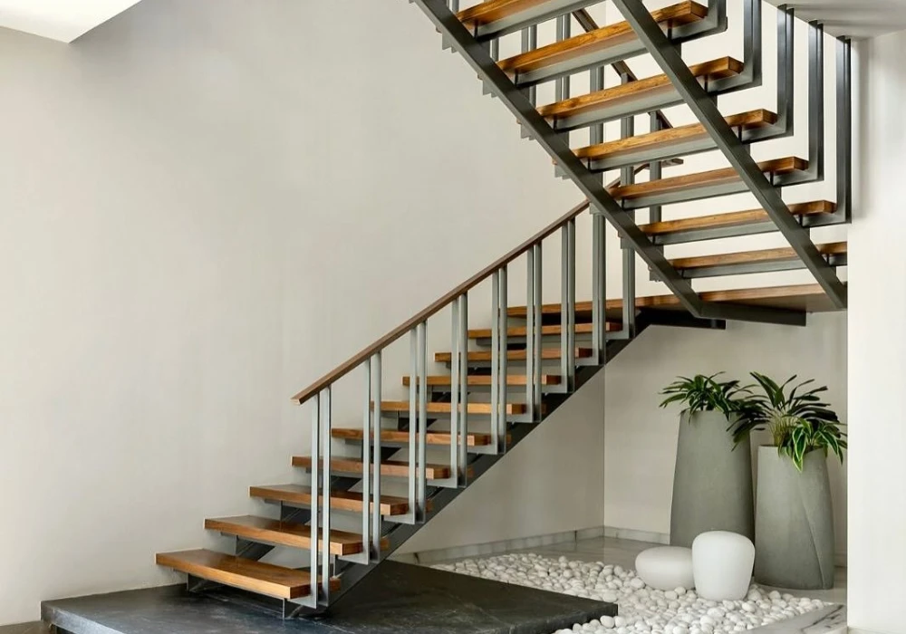 Metal and Wood Stair Railing Ideas for a Balanced, Warm Look