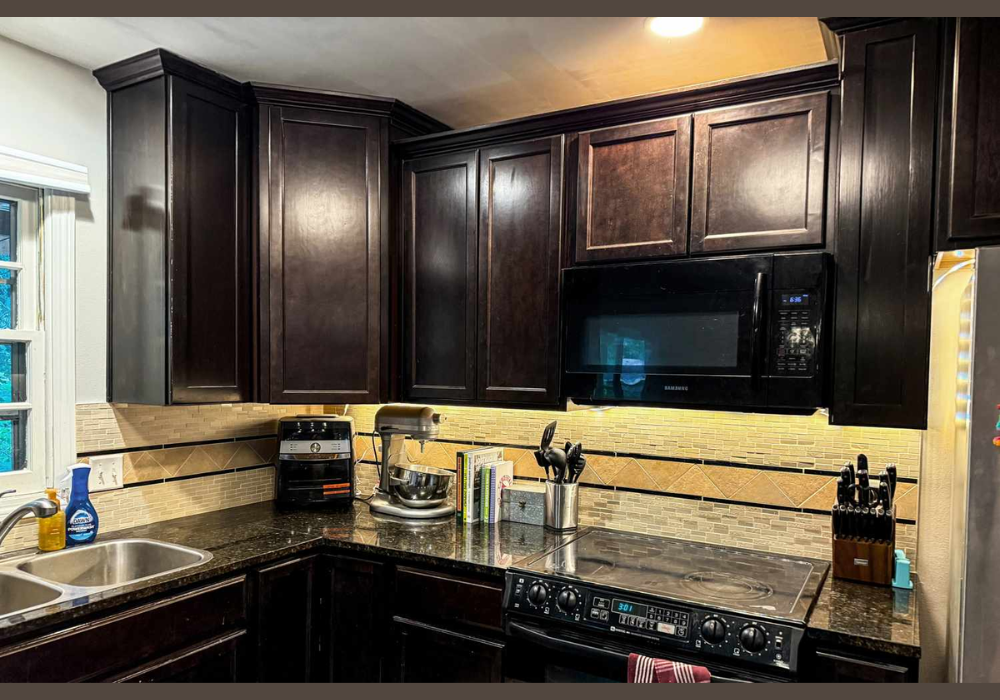 Classic White Kitchen Island for a Clean and Timeless Look