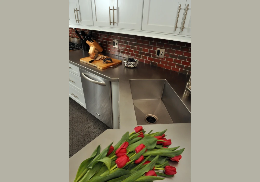 Stainless Steel Kitchen Countertops Ideas for Professional Style Kitchens