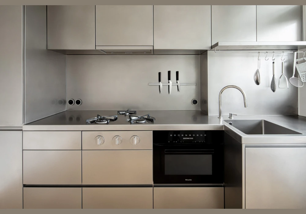 Stainless Steel Kitchen Counter Ideas for Heavy Duty Use