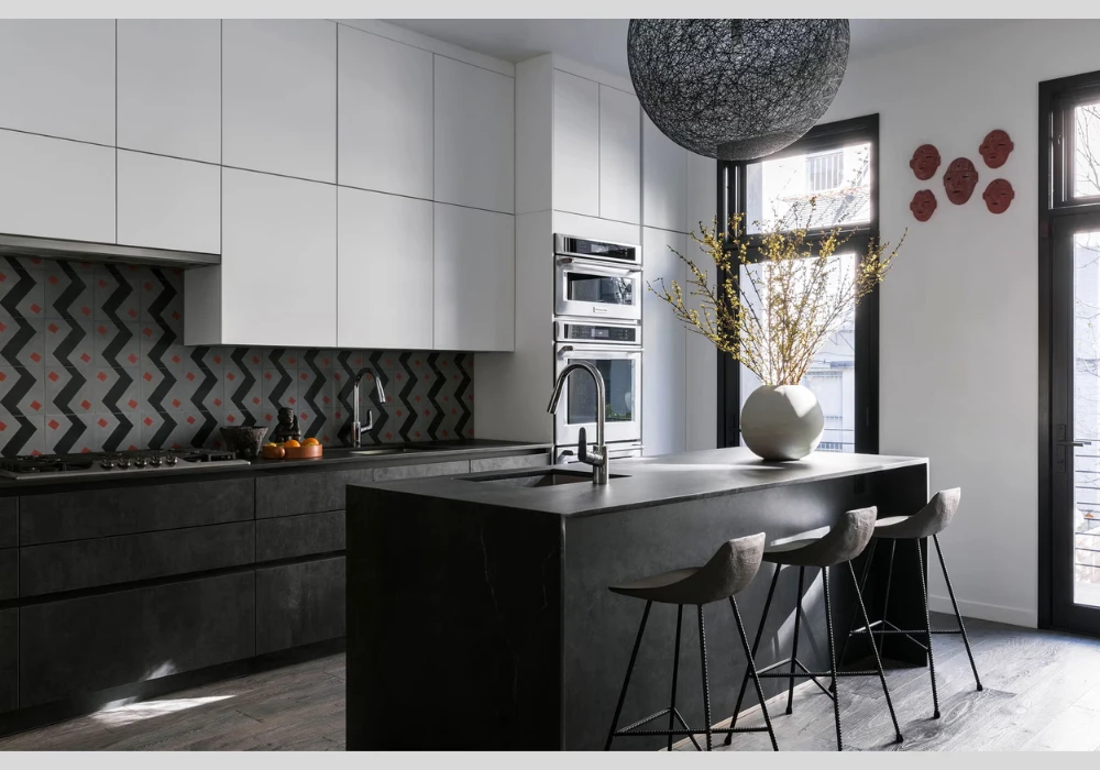 Matte Black Accent Kitchen Paint for a Modern Contrast