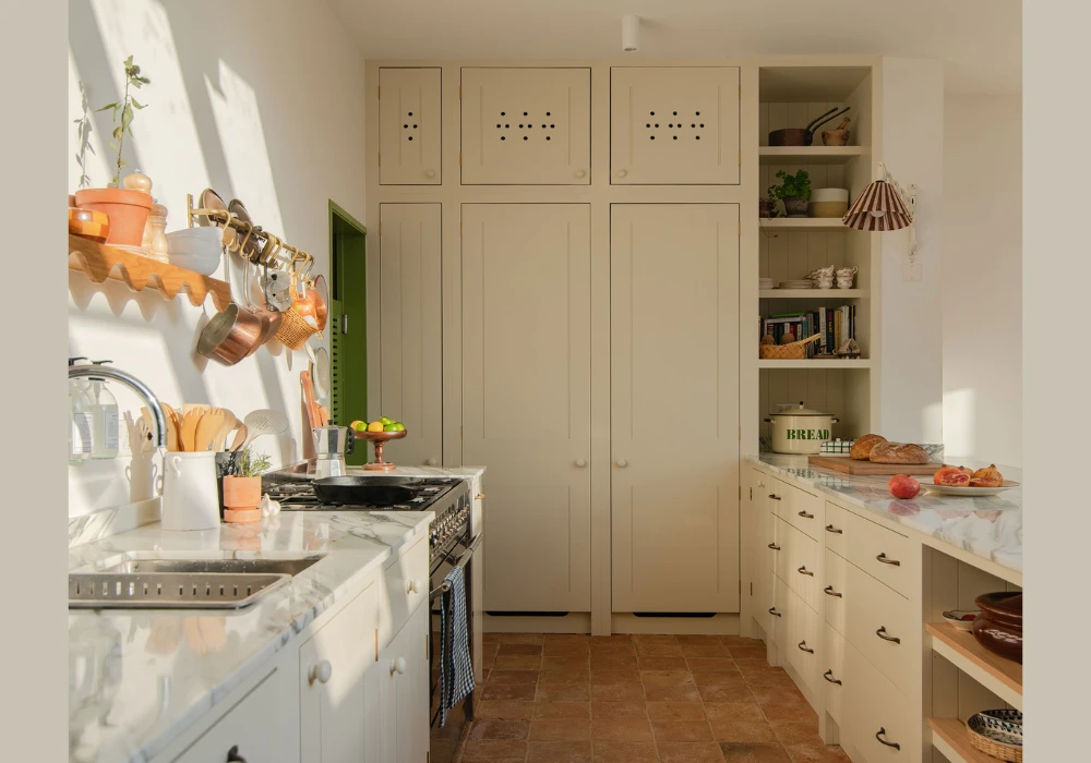 Floor to Ceiling Kitchen Cupboards for Maximum Storage
