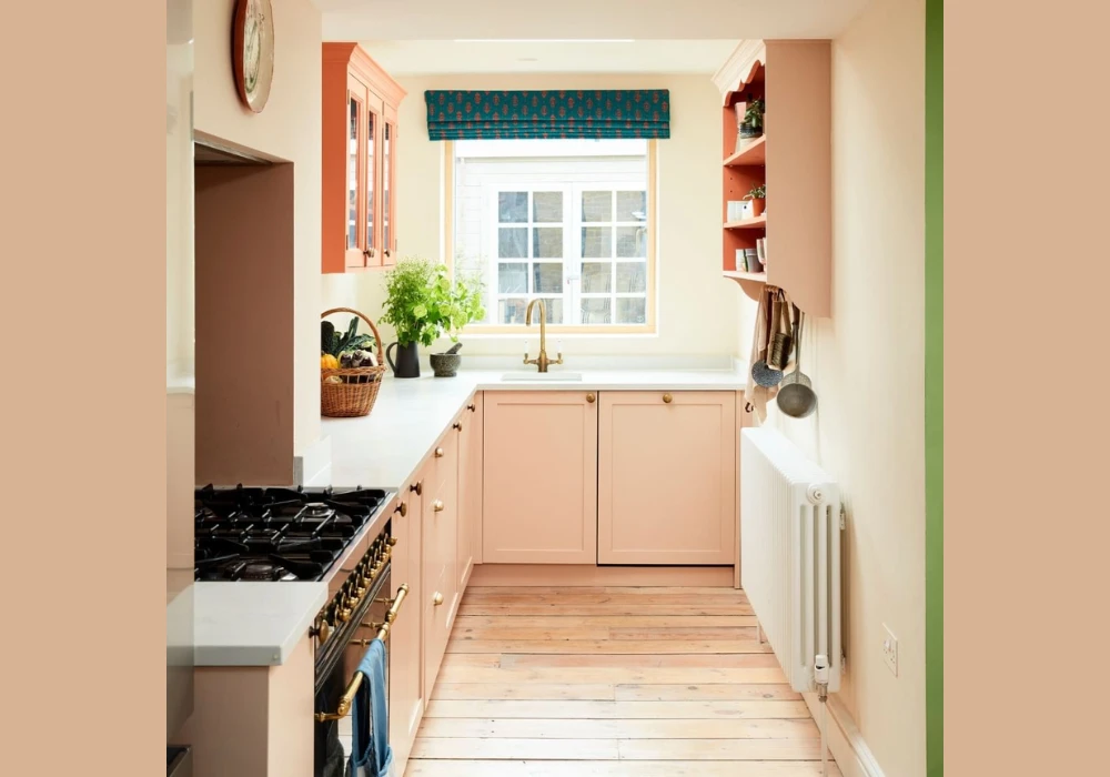 Closed Kitchen Shelves for Clean and Minimal Look